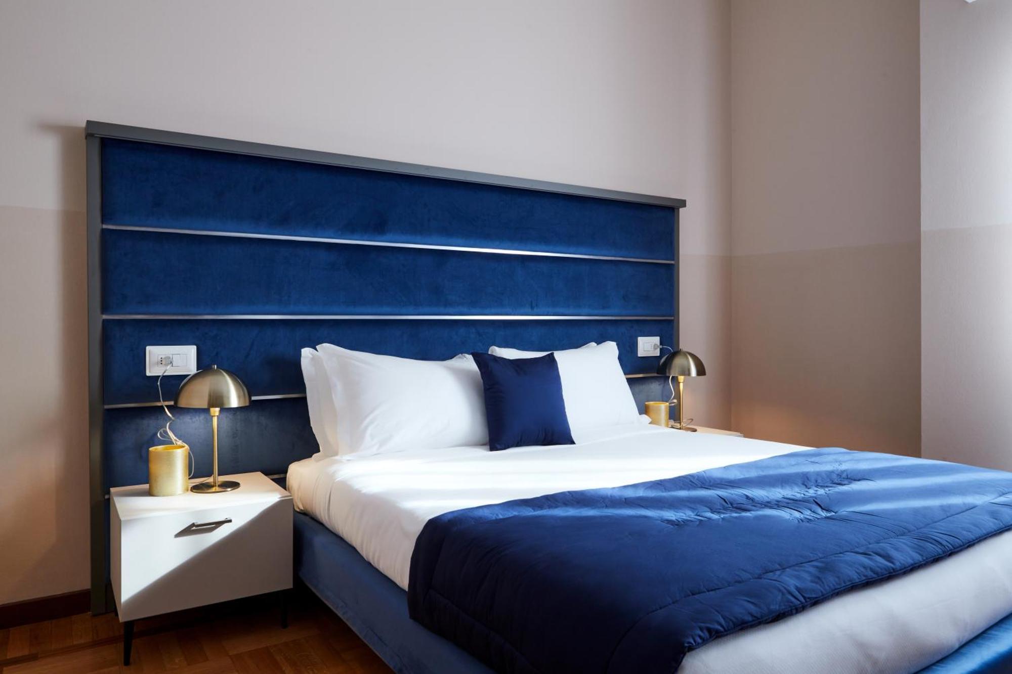 Milan Retreats Duomo Apartment Bagian luar foto