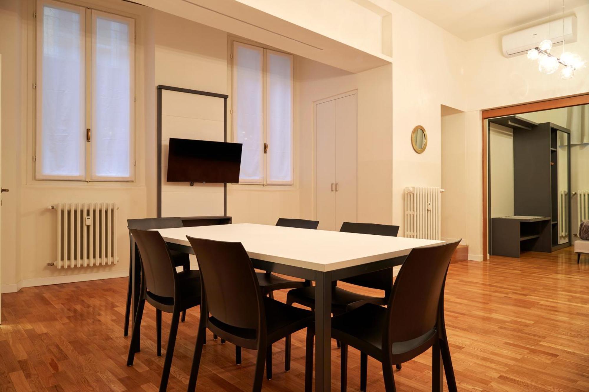 Milan Retreats Duomo Apartment Bagian luar foto