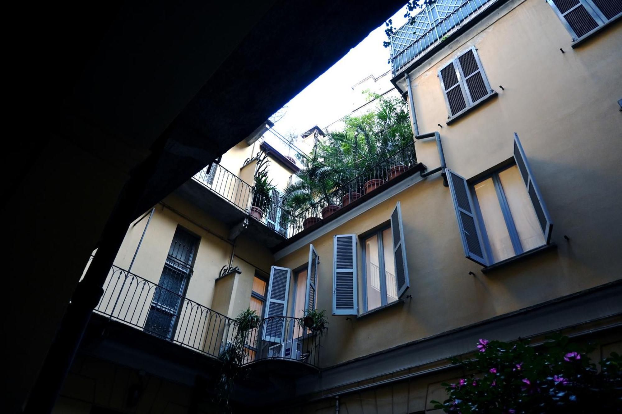 Milan Retreats Duomo Apartment Bagian luar foto