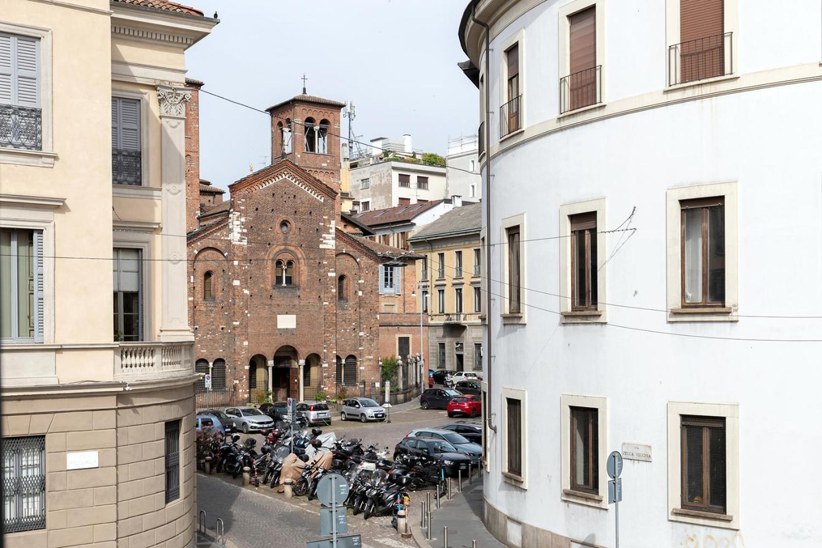 Milan Retreats Duomo Apartment Bagian luar foto